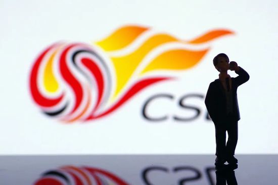 《浮世恋曲》中的何敏贞替香港作的辩白，显然是试图代表第三世界的从属阶级替自己说话，展现被殖民者的本事(performativity)，让第一世界聆听第三世界的异质声音。